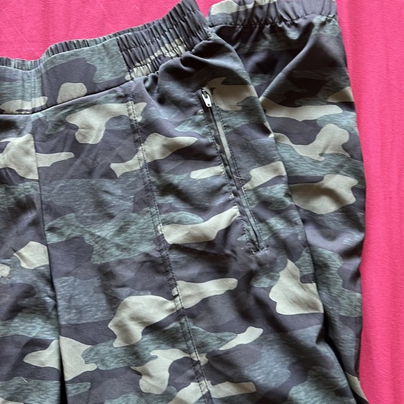 Old Navy Stretchtech causal joggers - Picture 3 of 6
